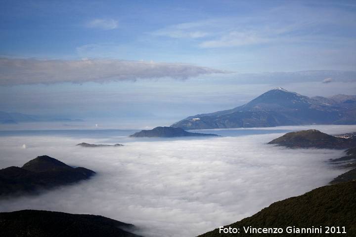 Panorama su Cassino con nebbia
